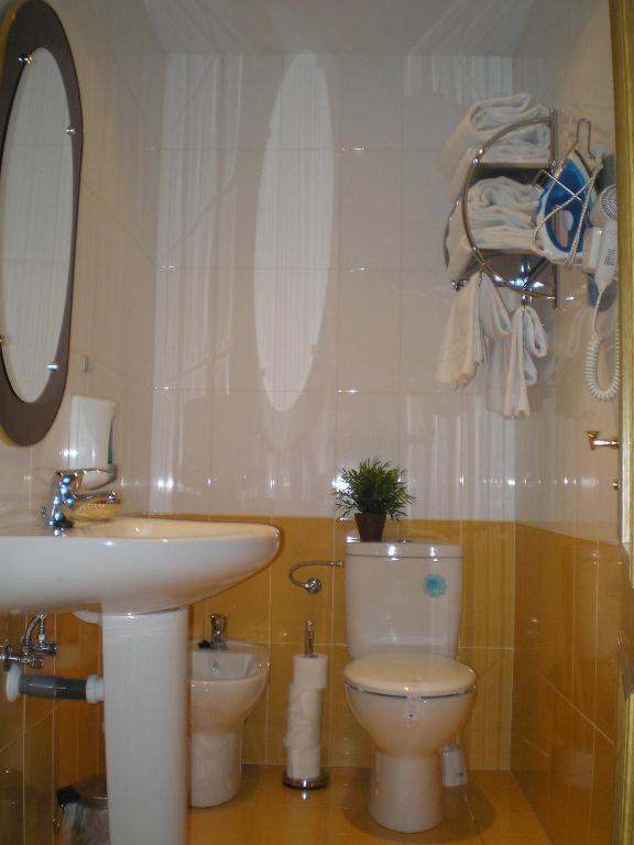 Apartamentos Turisticos Reyes Catolicos Zaragoza Room photo