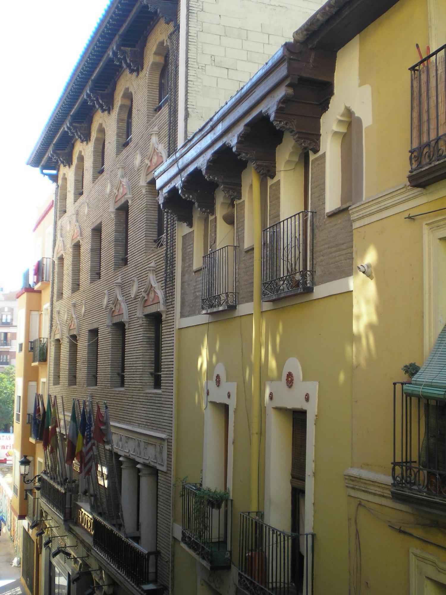Apartamentos Turisticos Reyes Catolicos Zaragoza Exterior photo